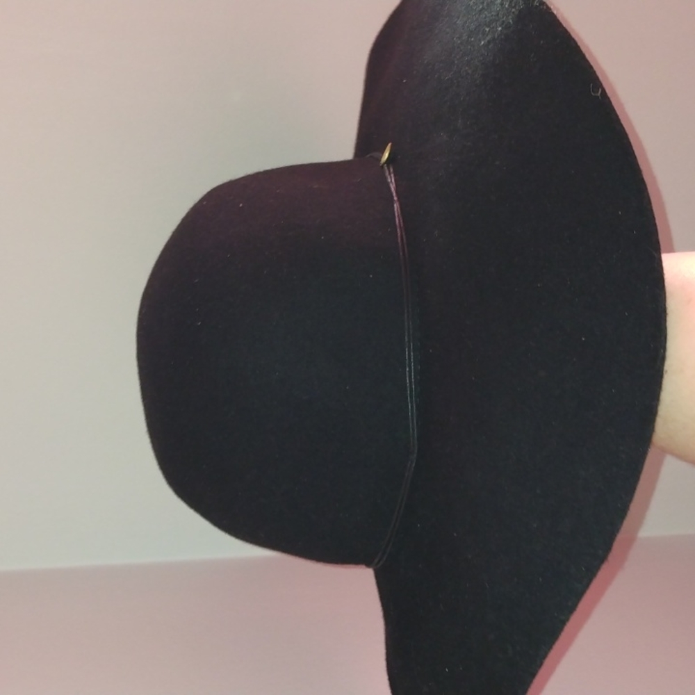 Simons 100% wool black women's fashionable hat one size fits all